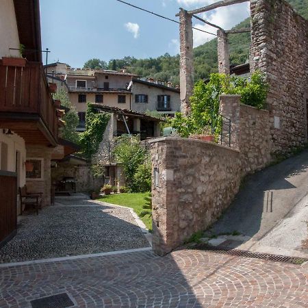Charming Rustic House Vila Gardone Riviera Exterior foto