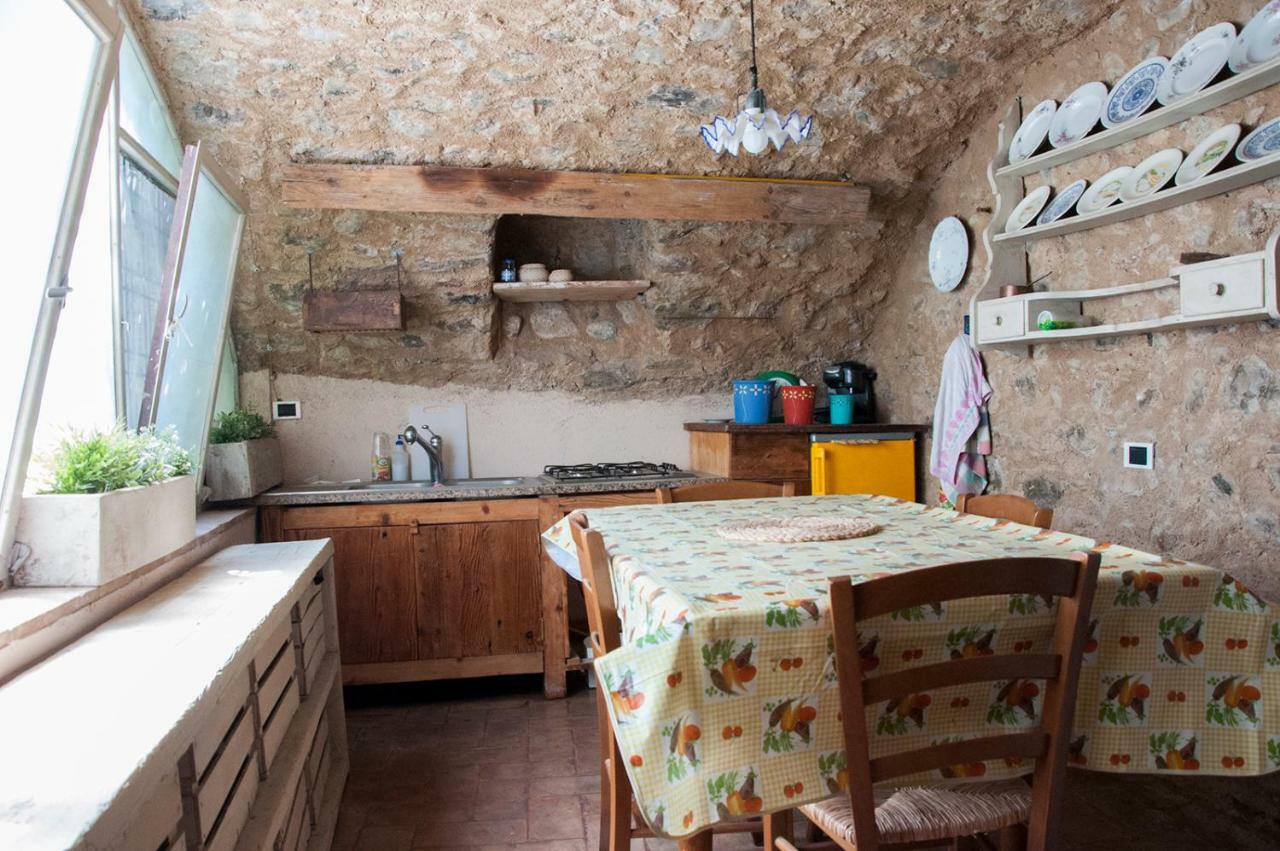 Charming Rustic House Vila Gardone Riviera Exterior foto