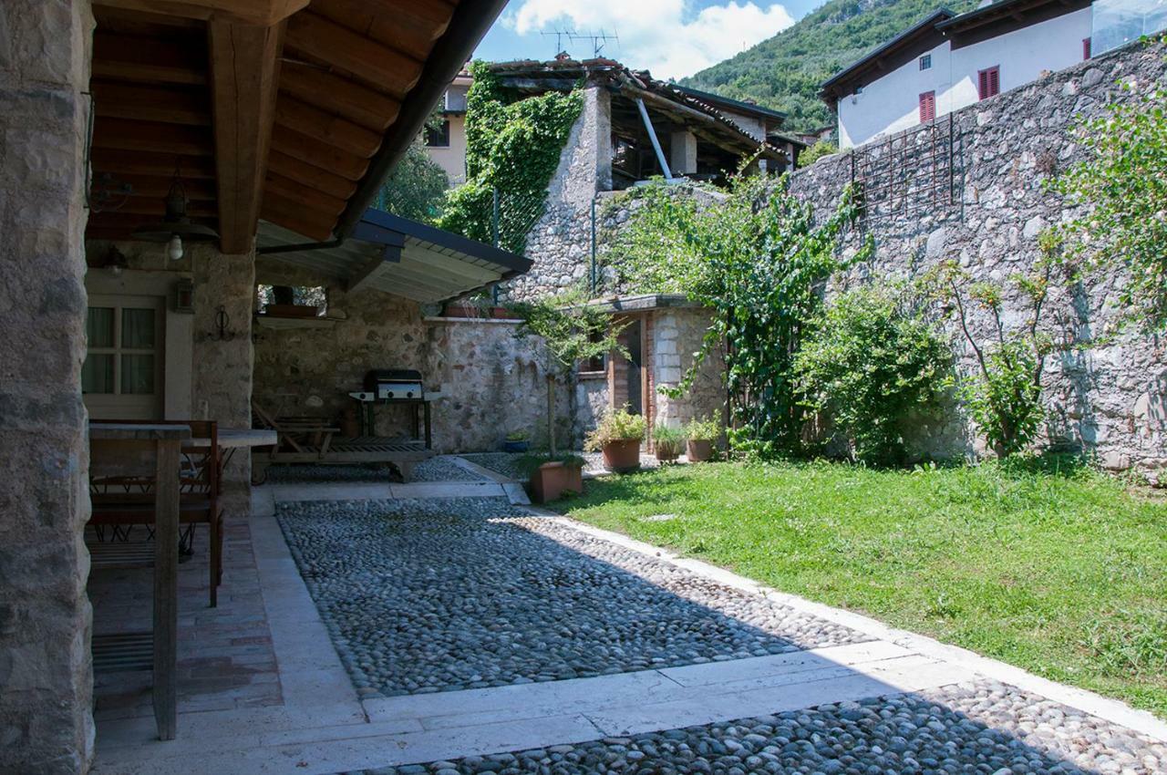 Charming Rustic House Vila Gardone Riviera Exterior foto